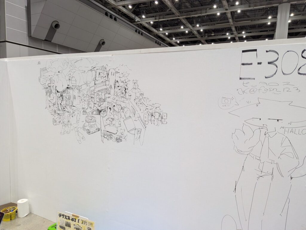 でっかい壁にライブペイントで超細かく描きこんでた!