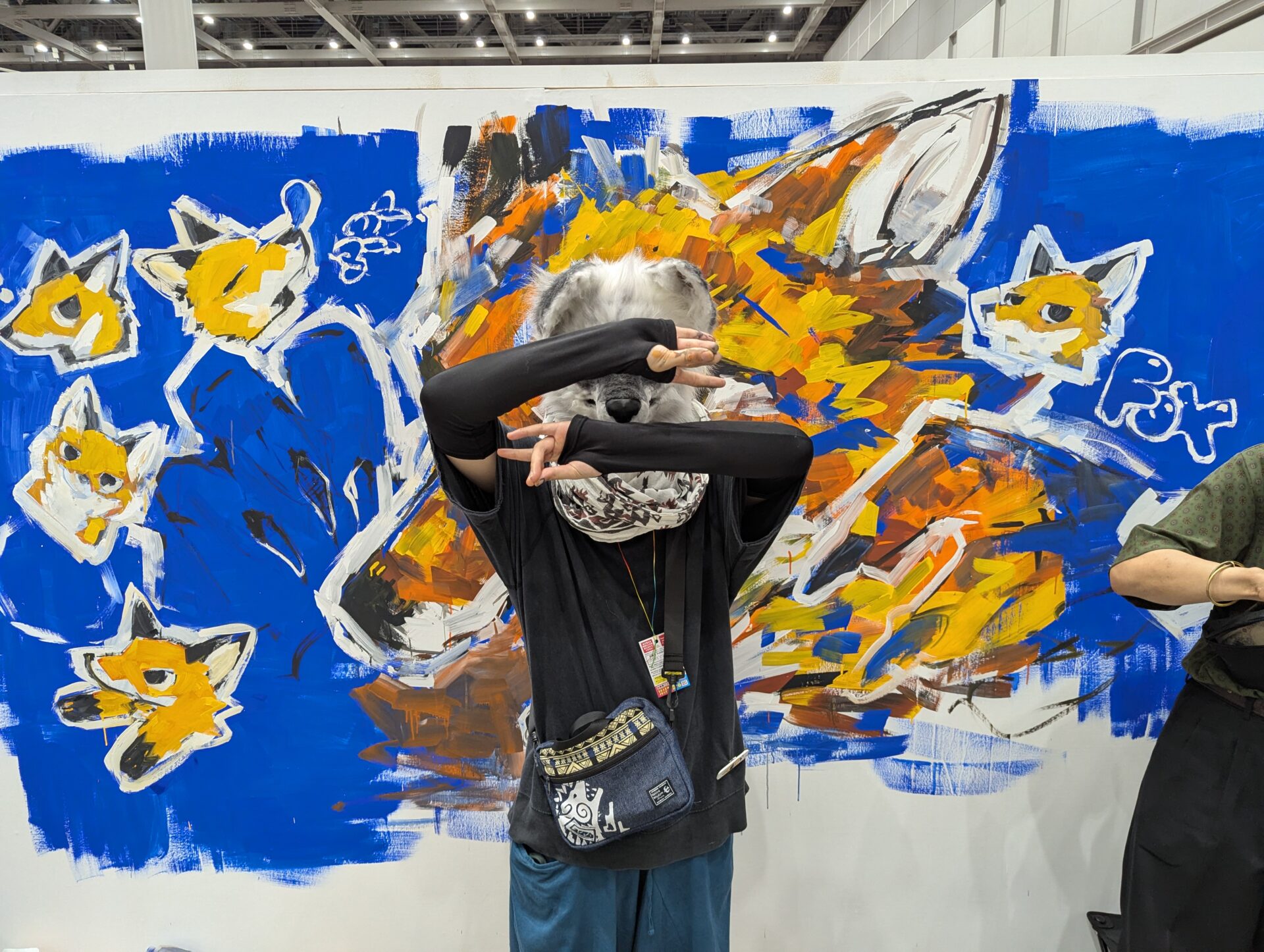 今回はシンプルにキツネがいっぱい。青背景FOXは色合いが映えますわね